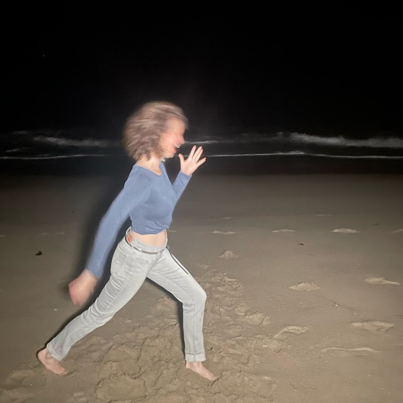 Meet your Posher, Andriana - Picture 3 of 3